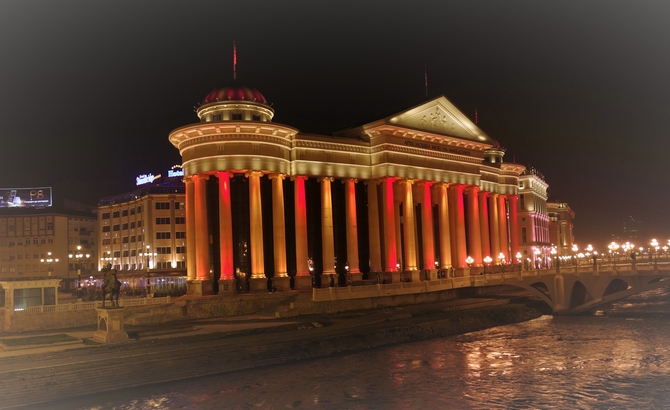 noční Skopje