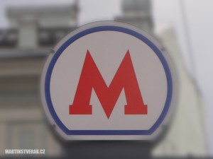 znak metra v Moskvě