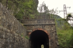 železniční tunel