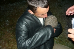 Lubomír hladí ježka